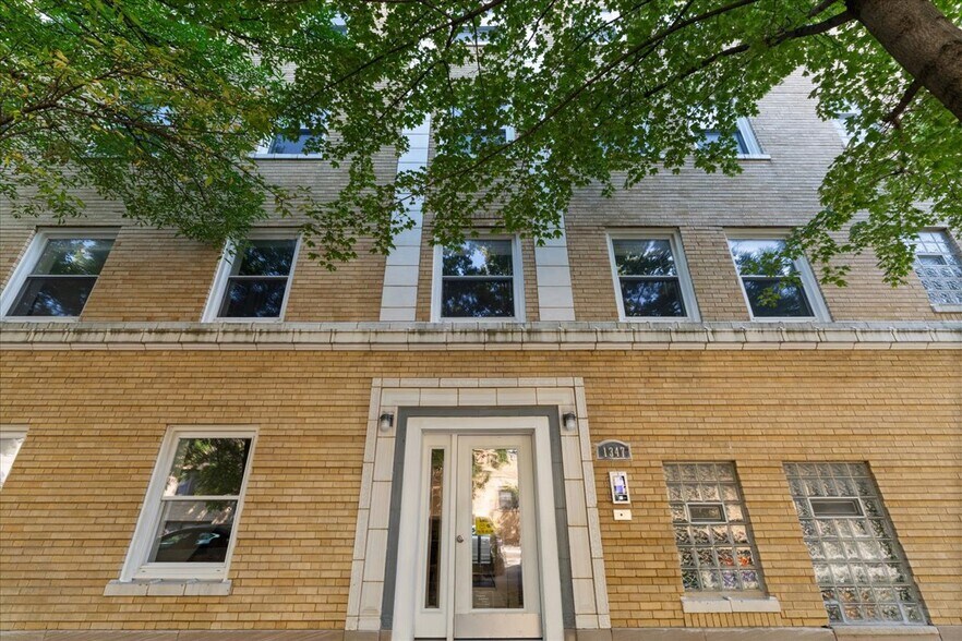 Primary Photo - 1347 W Eddy St