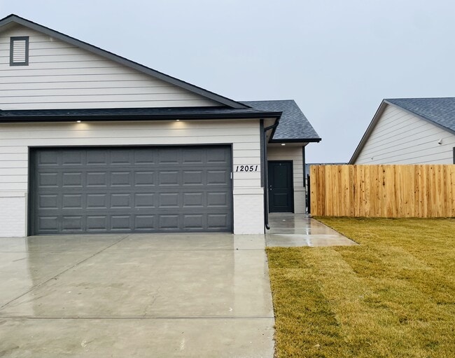 Building Photo - 12051 W Fontana St