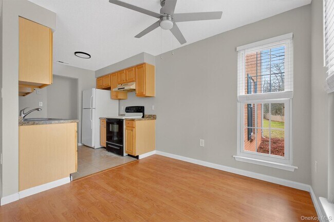 Building Photo - 111 Cartwheel Ct