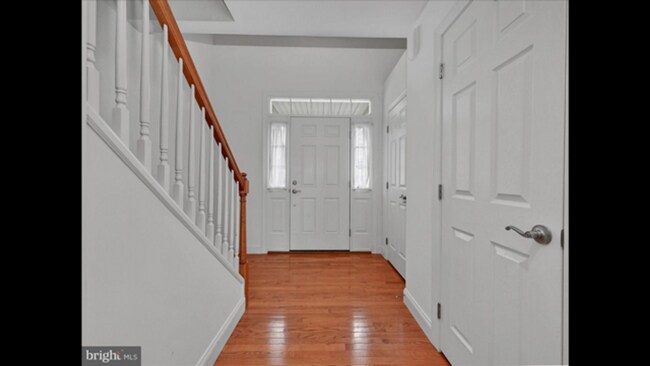 Building Photo - $1,900 townhome for rent Swatara township ...