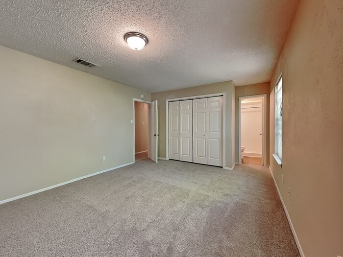 Building Photo - 209 Ripplewood Dr