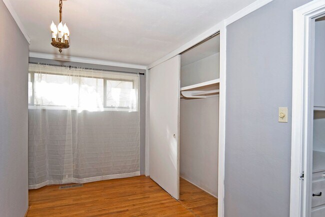 Building Photo - Spacious 4-Bedroom Home in the Heart of Midtown