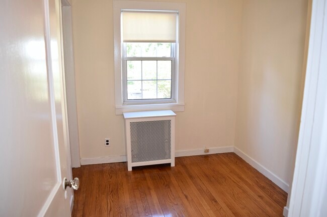 Building Photo - 5 Prescott Ave