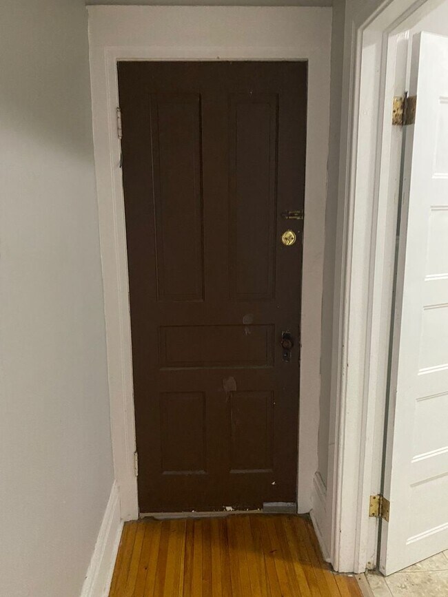 Building Photo - 685 Franklin St