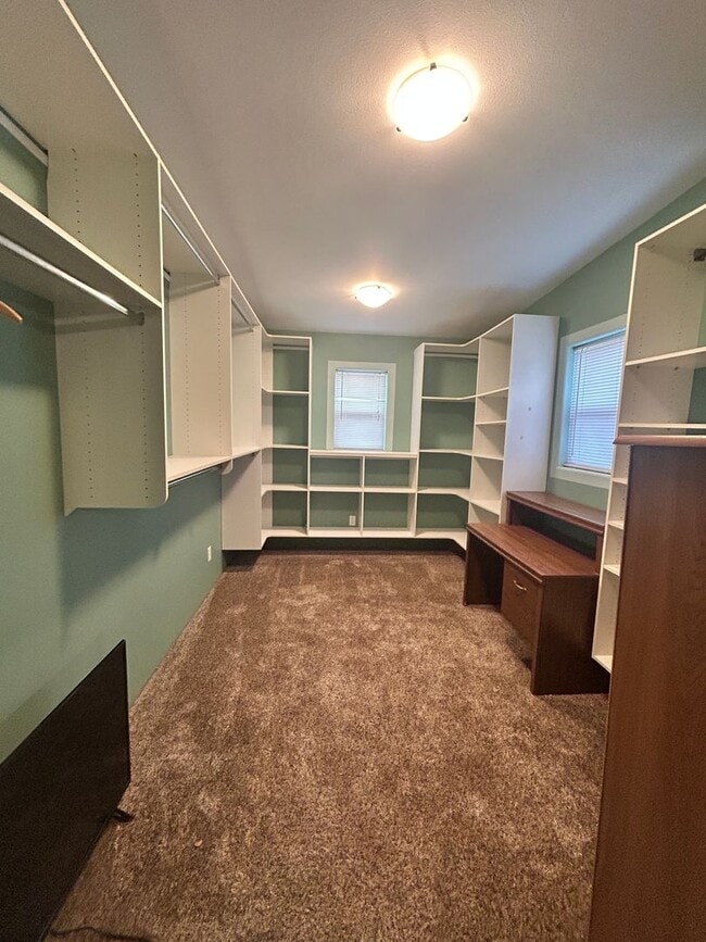 Building Photo - 3 Bed / 2 Bath  on One Acre – Garage Included