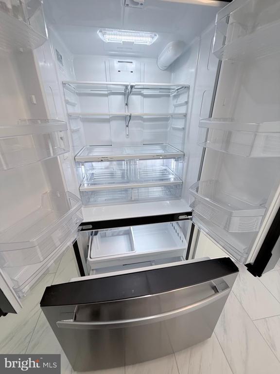 Building Photo - 216 S Henry St