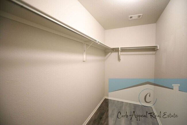 Building Photo - Move in special $950!! Beautiful 4 bed / 2 bath home - Nettleton!!