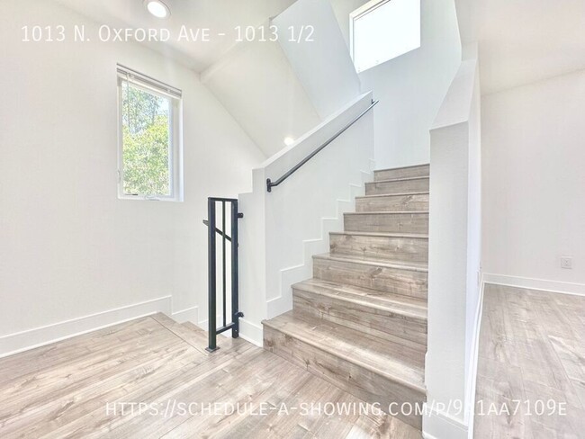 Building Photo - Beautiful new modern 3 story townhome 3 Be...