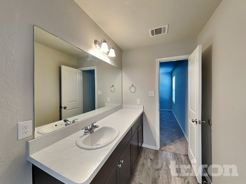 Building Photo - 8525 Amistad Cove