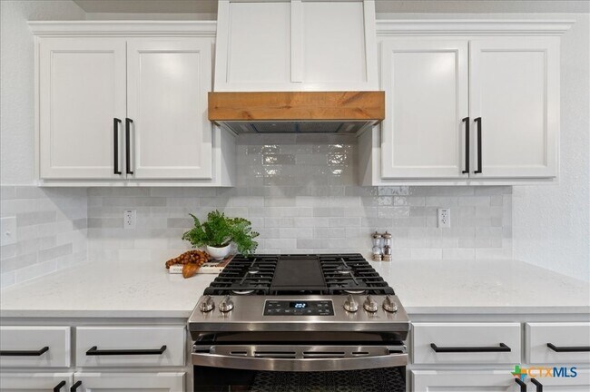 Building Photo - 6019 Catania Rd