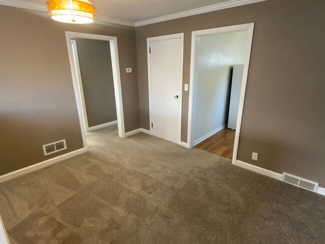 Building Photo - 2-Bedroom 1 Bath Ranch Style Home Near GD Jones Elementary