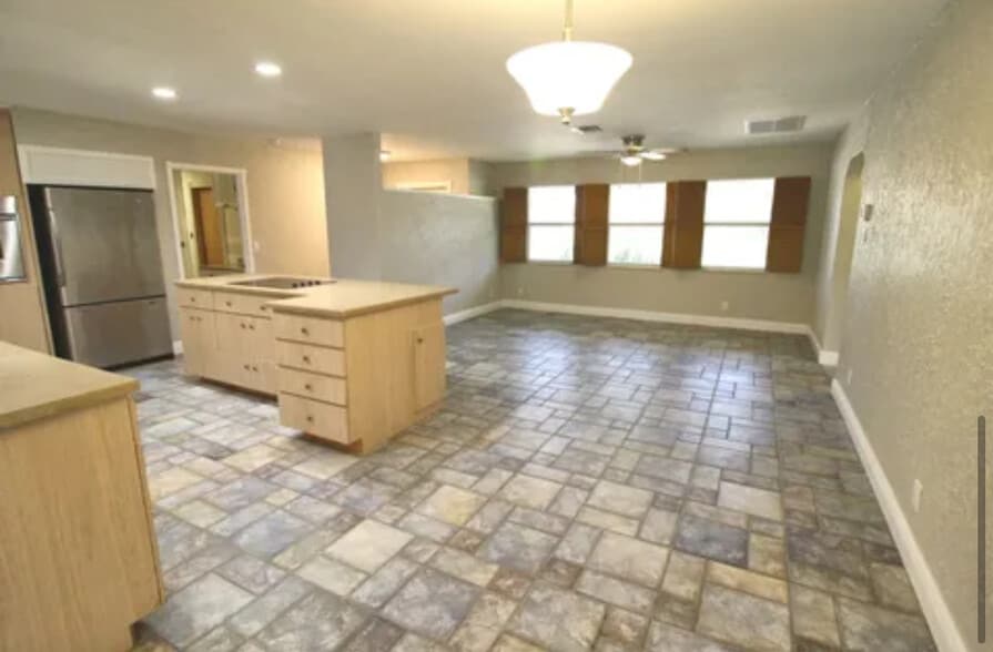 Building Photo - 1402 Cormorant Rd
