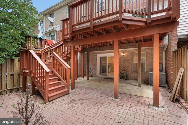 Building Photo - 46613 Silhouette Square