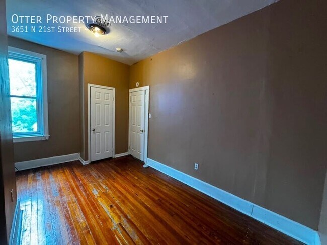 Building Photo - 3651 N 21st St