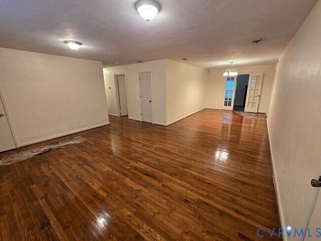 Building Photo - 2604 Sunnybrook Rd