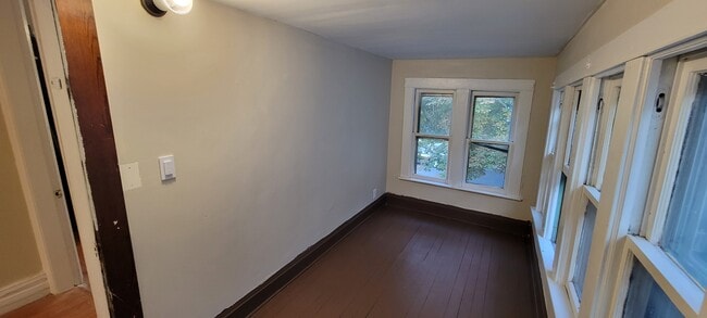 Building Photo - 628 25th St