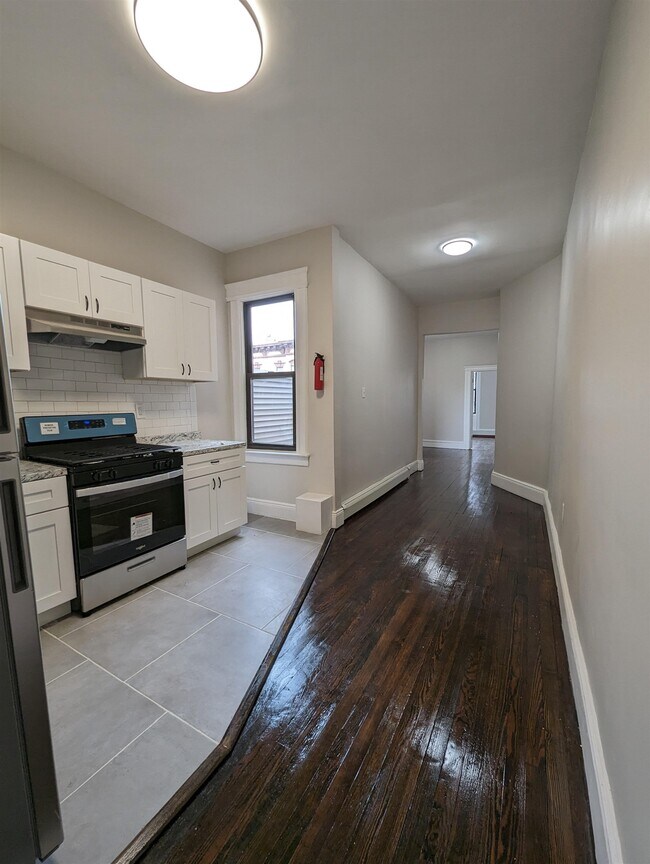 Building Photo - 215 64th St