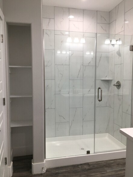 Building Photo - 709 W Woodard St