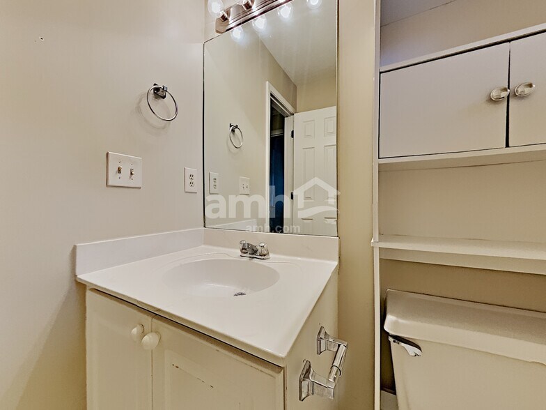 Building Photo - 2262 Byron Ct SW