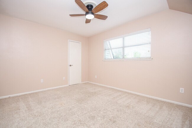 Building Photo - 1711 Earl of Dunmore St