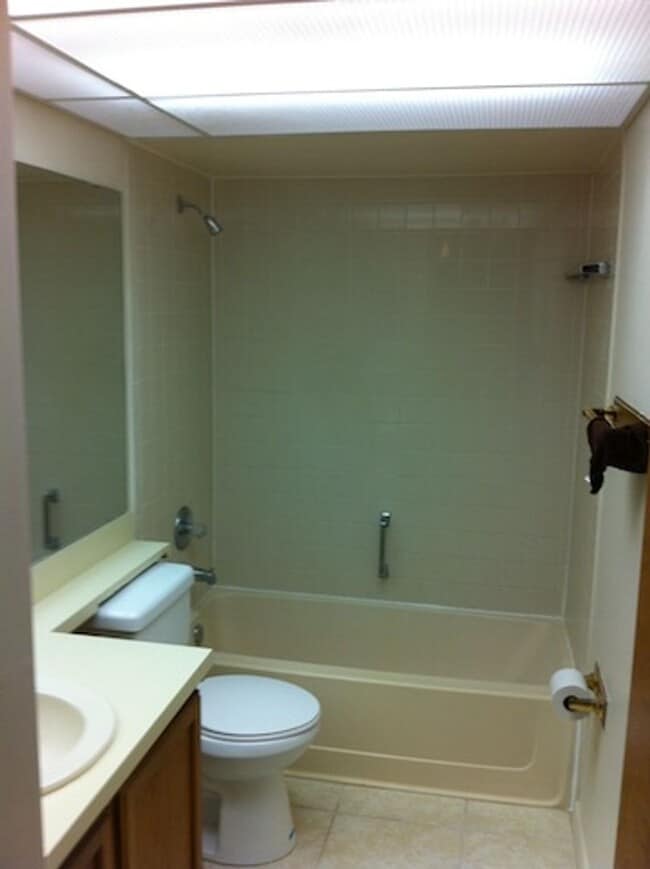 Building Photo - Charming 3-Bed, 2-Bath Home in a Prime Location! Move in Specials:$100 off your first month's ren...