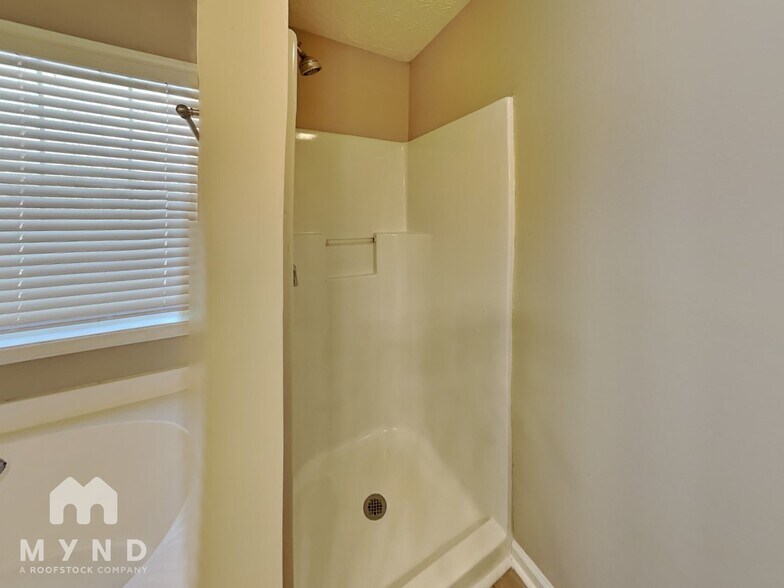 Building Photo - 130 Wynfield Dr