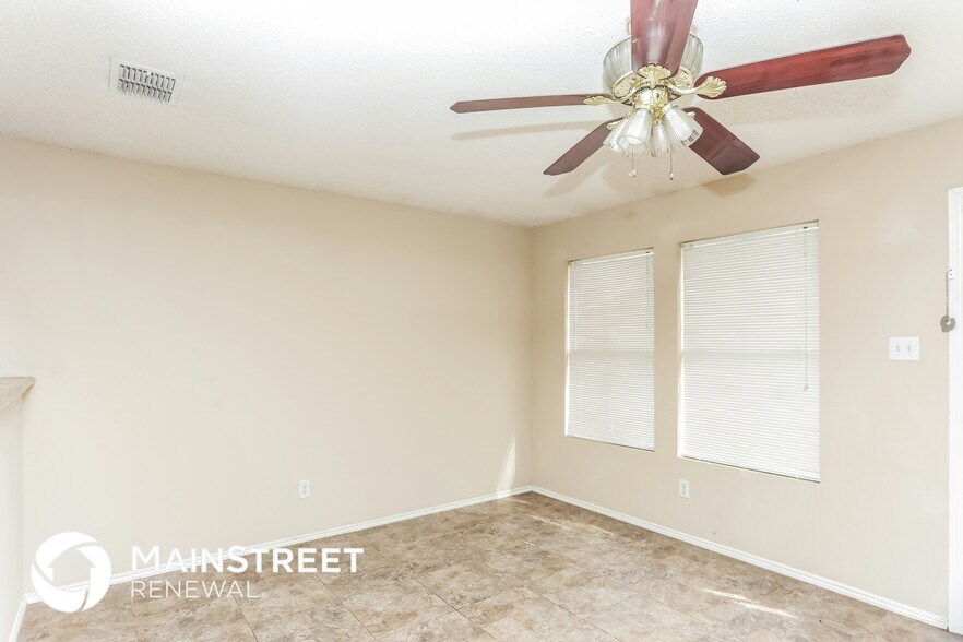 Building Photo - 2721 Meadowlark Dr
