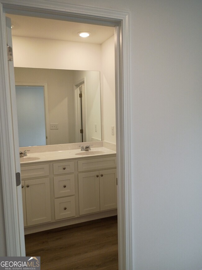 Building Photo - 248 Kenoot Dr