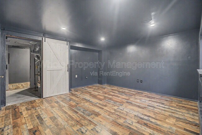 Building Photo - 11604 Community Center Dr