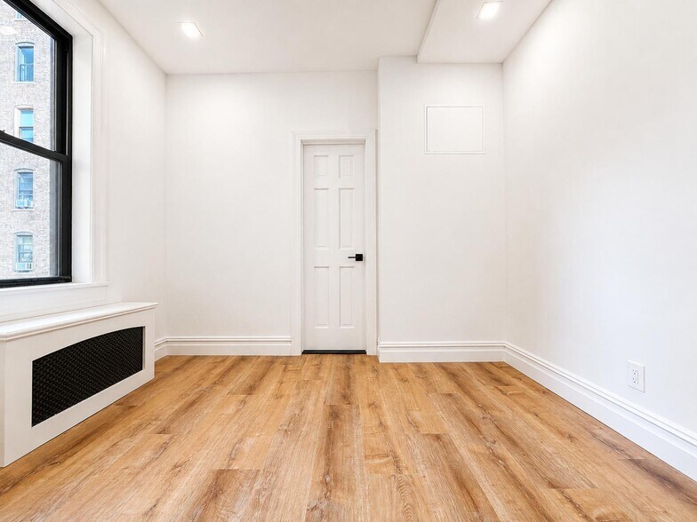Building Photo - 308 W 104th St