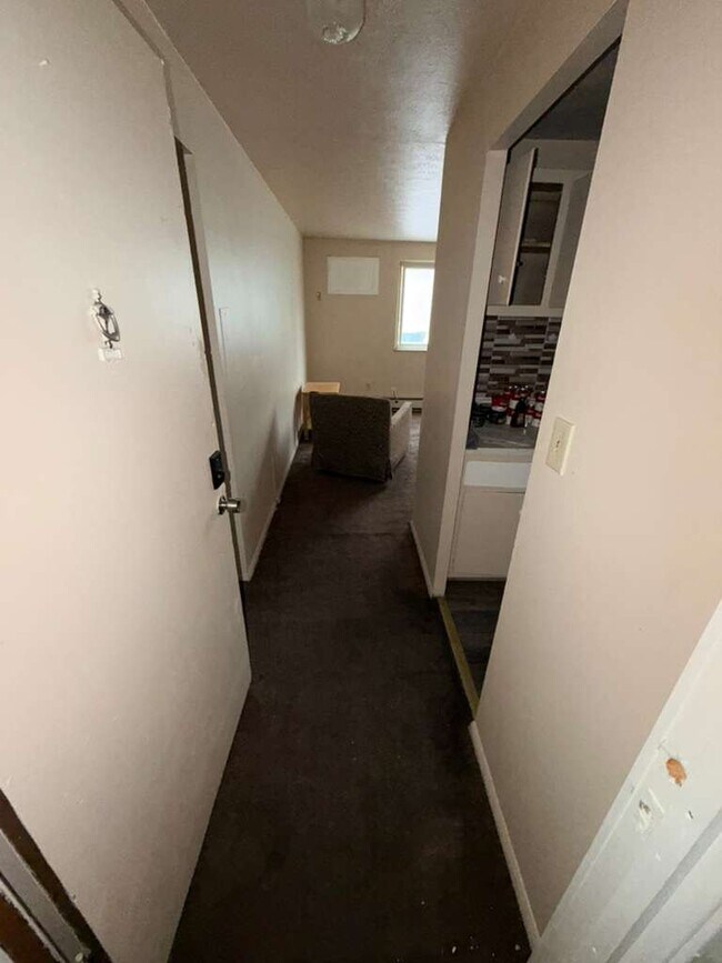 Building Photo - 14835 Euclid Ave