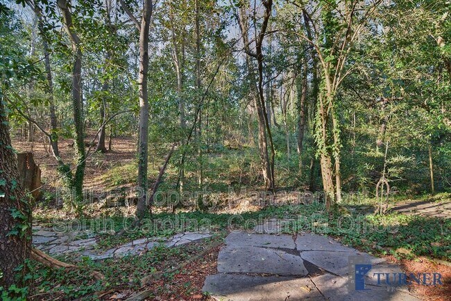 Building Photo - 801 Laurel Hill Ln