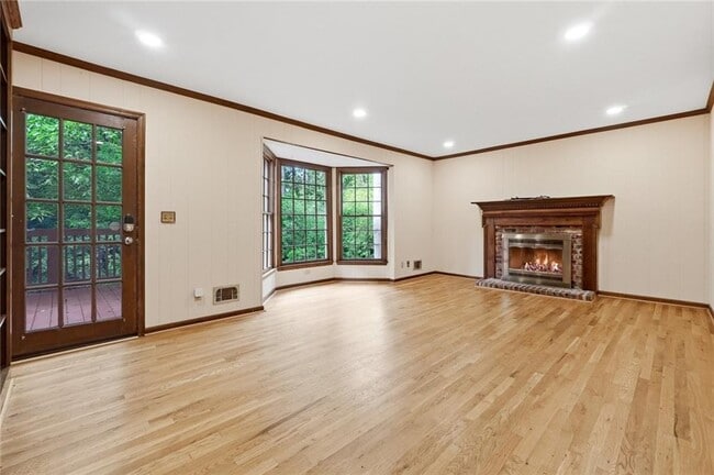Building Photo - 3731 Dunwoody Club Dr