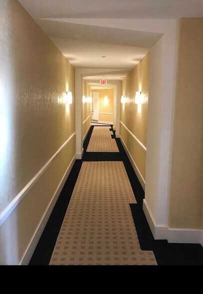 Building Photo - 324 E Main St