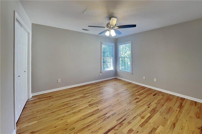 Building Photo - 1037 Ashfern Walk