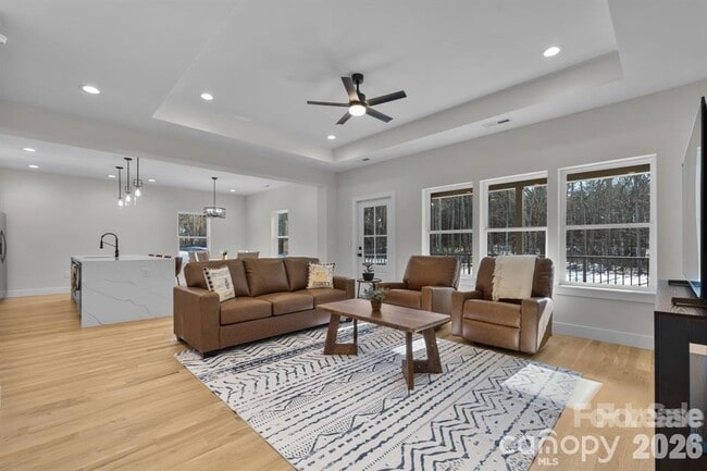 Building Photo - 548 Car Farm Rd