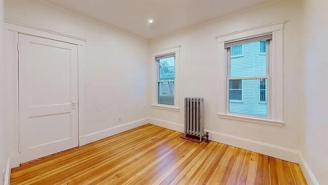 Building Photo - 147 Langdon Ave