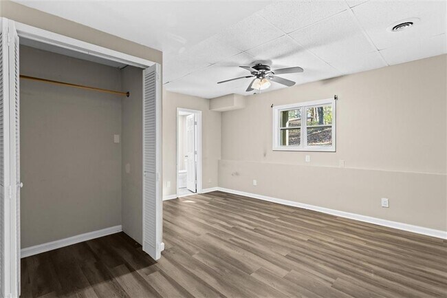 Building Photo - 658 Hunt Station Dr