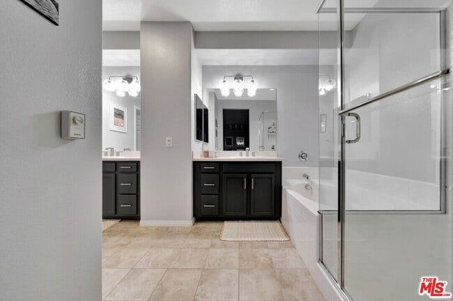 Building Photo - 28667 N Pietro Dr