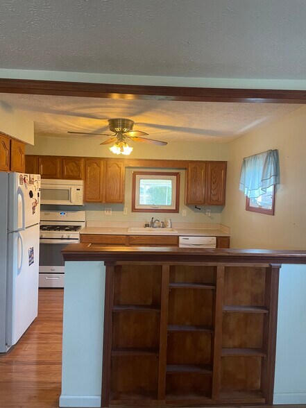 Kitchen - 2887 Archwood Pl