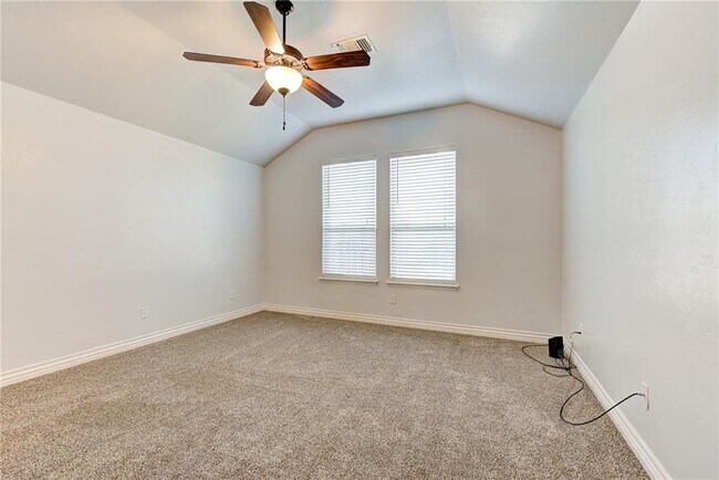 Building Photo - 2405 SW 137th St