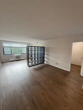 Building Photo - 220-55 46th Ave