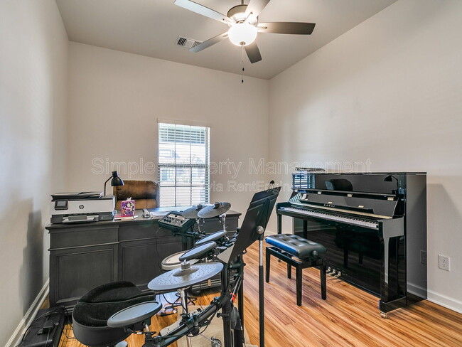 Building Photo - 18008 Jimenez Dr