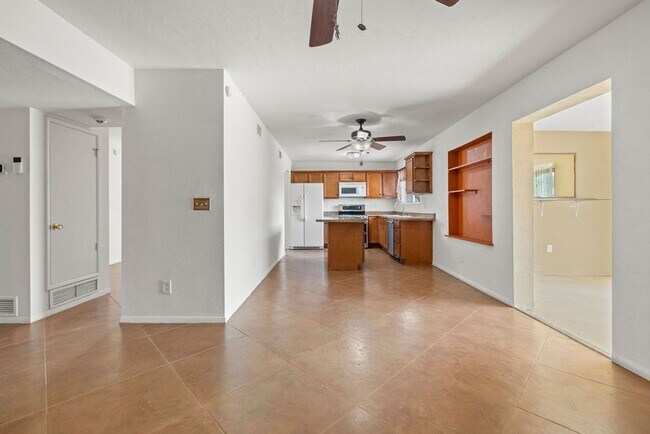 Building Photo - Southeast 3 Bedroom 2 Bath Home with No HOA