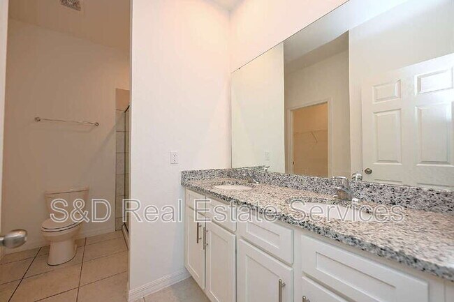 Building Photo - 685 Crown Rose Dr
