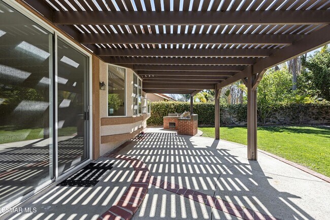 Building Photo - 1811 Fox Springs Cir