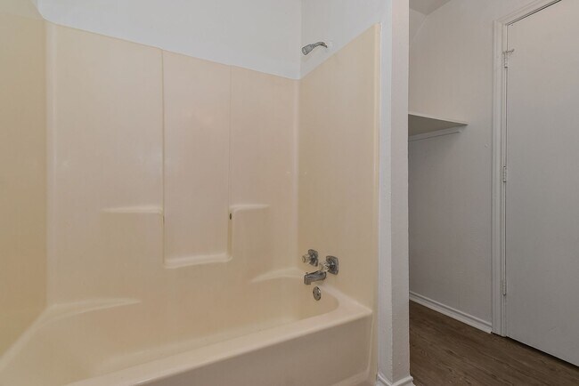 Building Photo - PEPERPORT.3914/3916