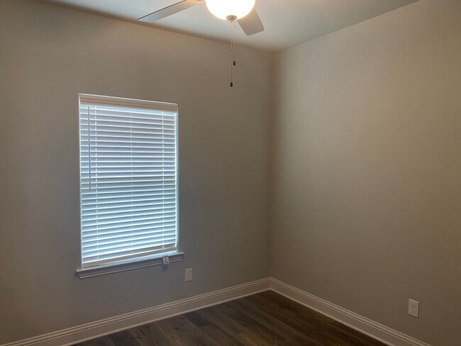 Building Photo - 3/2/2 New Construction Near Sherman High School!