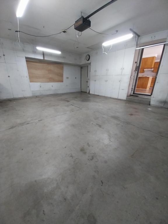 Building Photo - 410 NE Candy Ln