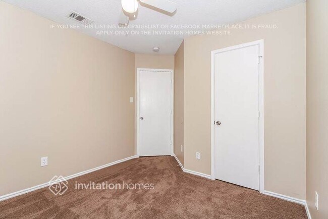 Building Photo - 646 Via Estrella